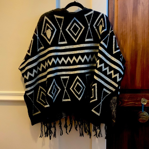 Loft shawl - Picture 2 of 2